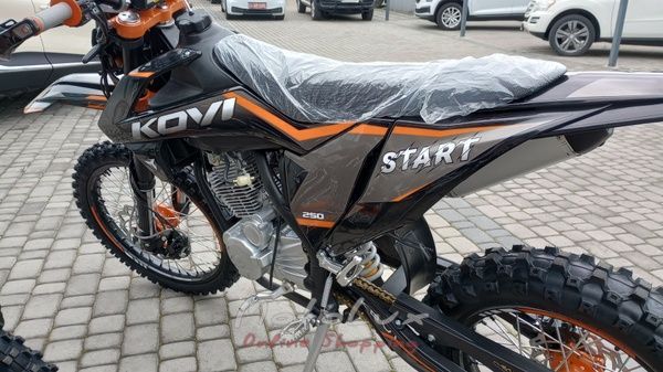 Enduro motorker&eacute;kp&aacute;r Kovi 250 START, 19/16, fekete narancss&aacute;rg&aacute;val, 2026