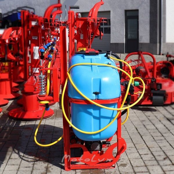 Z&aacute;vesn&yacute; postrekovač pre traktor Polmark 300 l