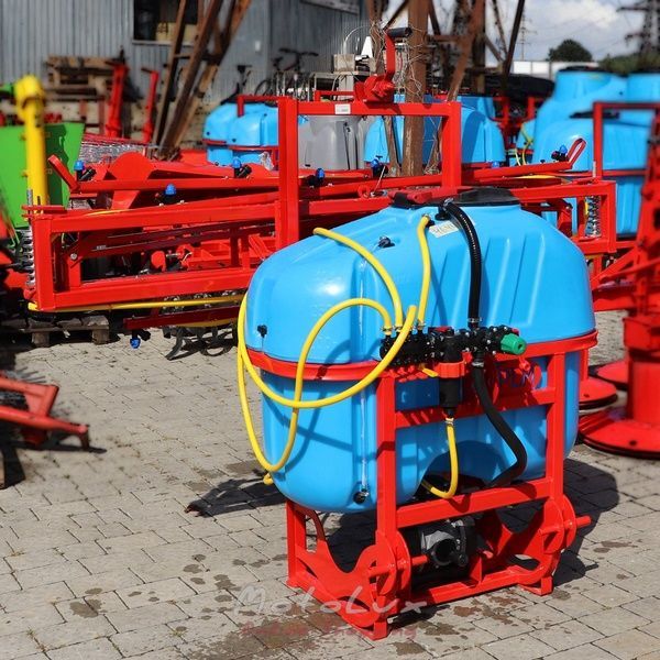 Z&aacute;vesn&yacute; postrekovač pre traktor Polmark 300 l