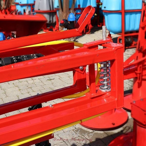 Z&aacute;vesn&yacute; postrekovač pre traktor Polmark 300 l