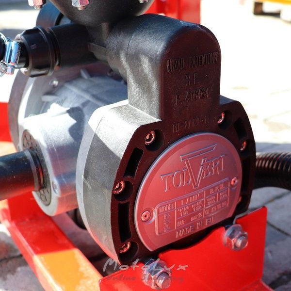 Z&aacute;vesn&yacute; postrekovač pre traktor Polmark 300 l