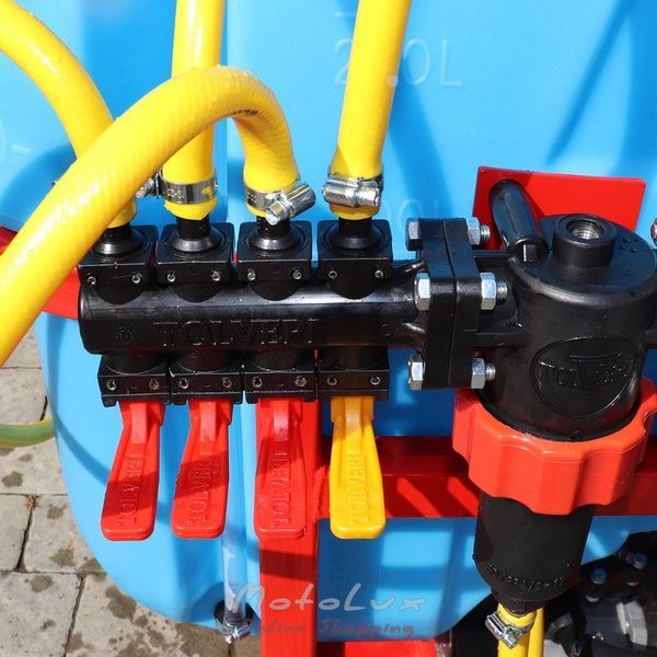 Z&aacute;vesn&yacute; postrekovač pre traktor Polmark 300 l