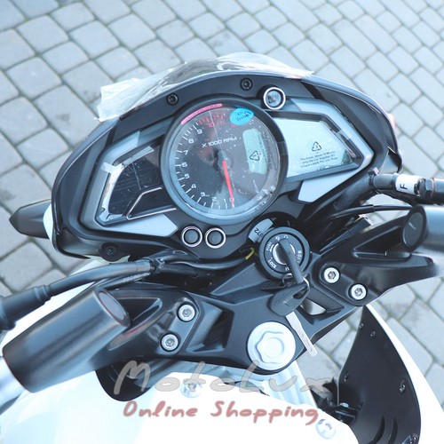 Мотоцикл стритфайтер Bajaj Pulsar NS 200 white