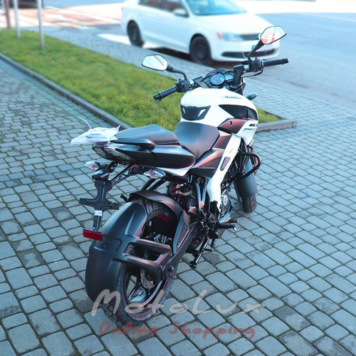 Мотоцикл стритфайтер Bajaj Pulsar NS 200 white