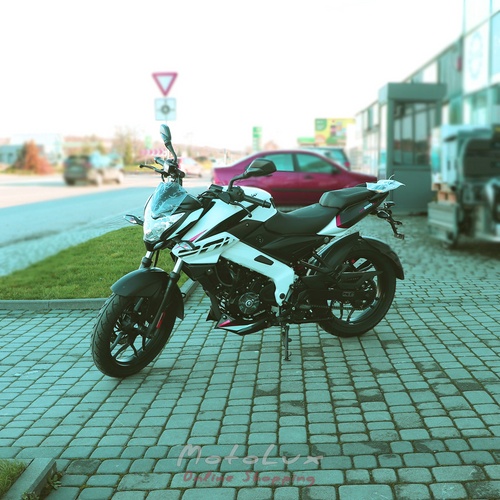 Motorkerékpár Bajaj Pulsar NS 200 feher