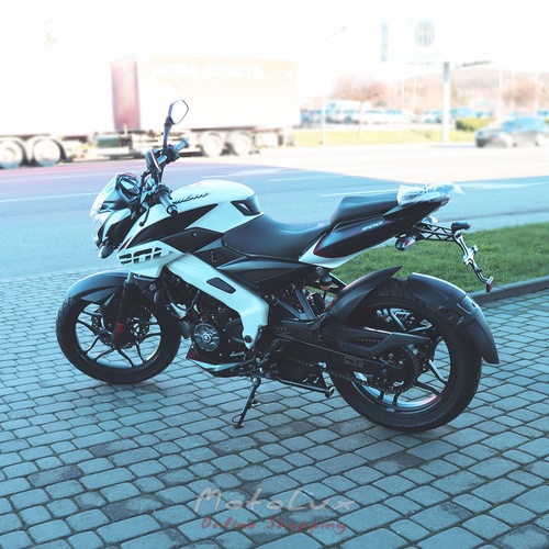 Мотоцикл Bajaj Pulsar NS 200 white