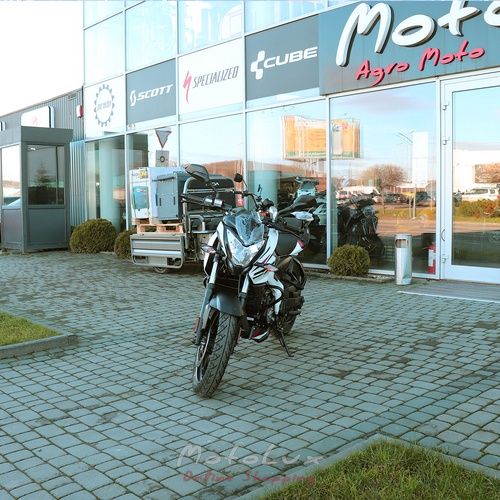 Motorkerékpár Bajaj Pulsar NS 200 feher