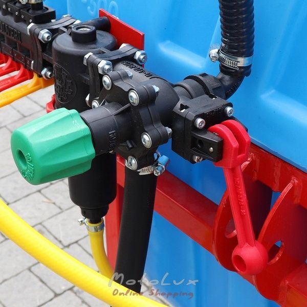 Z&aacute;vesn&yacute; postrekovač pre traktor Polmark 400 l