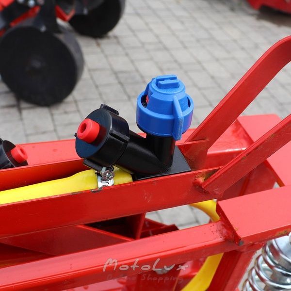 Z&aacute;vesn&yacute; postrekovač pre traktor Polmark 400 l
