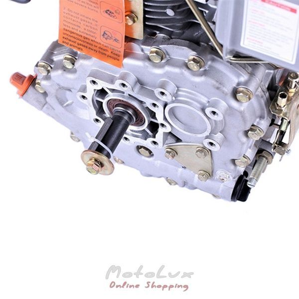 170D egytengelyes kistraktor motor, 4 LE