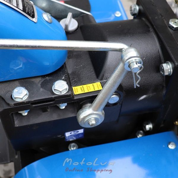 Dieselov&yacute; dvojkolesov&yacute; malotraktor DTZ 510DN, 10 HP, manu&aacute;lny &scaron;tart&eacute;r