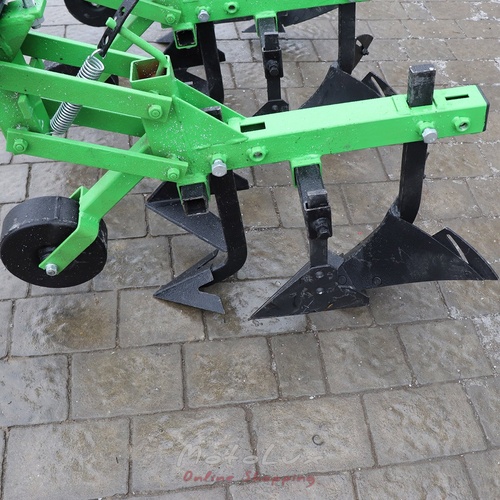 Three-Row Cultivator Borer Bomet