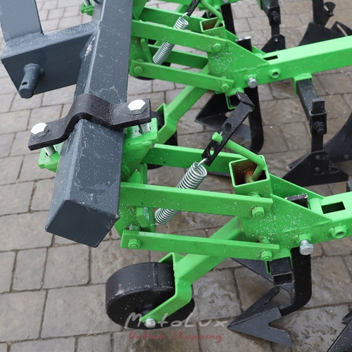 Three-Row Cultivator Borer Bomet