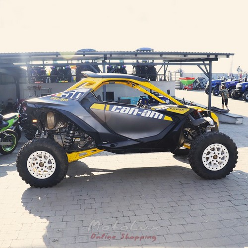 Terepjáró BRP Maverick R X RS 999T DCT SAS, Carbon Black & Neo Yellow, 2024