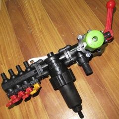 Rozmet&aacute;vač postrekovača pre traktor