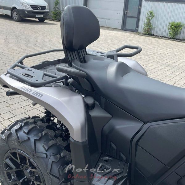 BRP Outlander MAX XT 700 utilit&aacute;rius quad, Platinum Satin, 2024