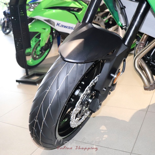 Kawasaki Versys 650 túramotorkerékpár, fekete zöld színben, 2024