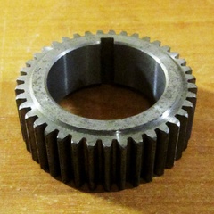 Gear on the crankshaft wide for motoblock 186F