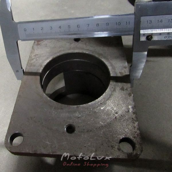 Saddle housing, bearing on the tractor DF 240/244