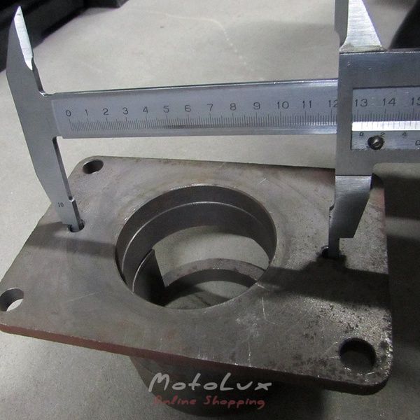 Saddle housing, bearing on the tractor DF 240/244