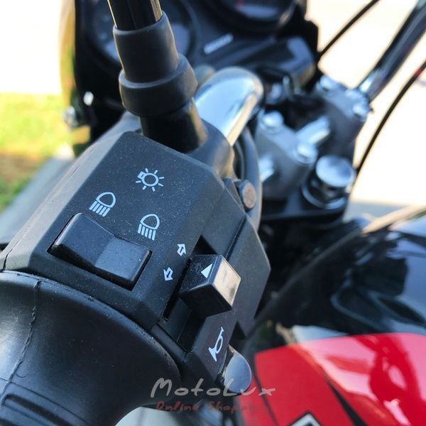 Мотоцикл дорожній Bajaj Boxer BM125X, чорний з червоним