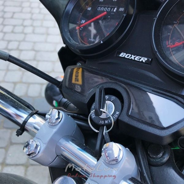 Мотоцикл дорожній Bajaj Boxer BM125X, чорний з червоним