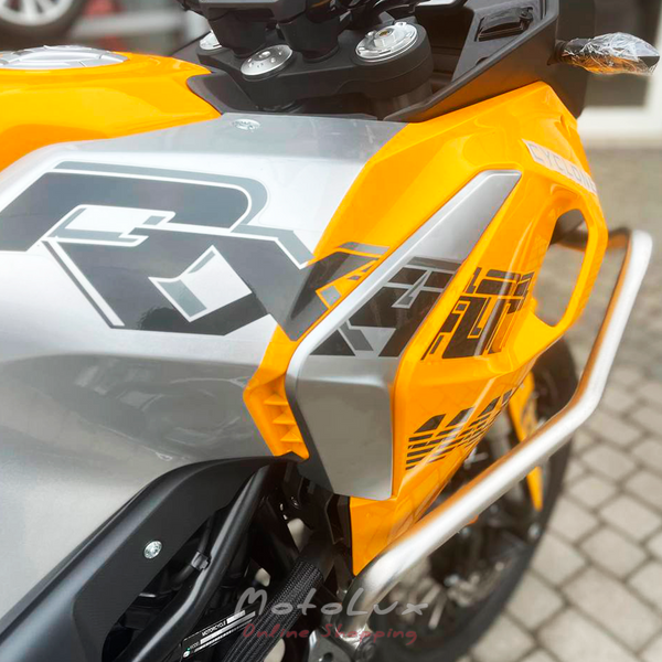 Zonsen Cyclon RX401 motorcycle, gray with yellow