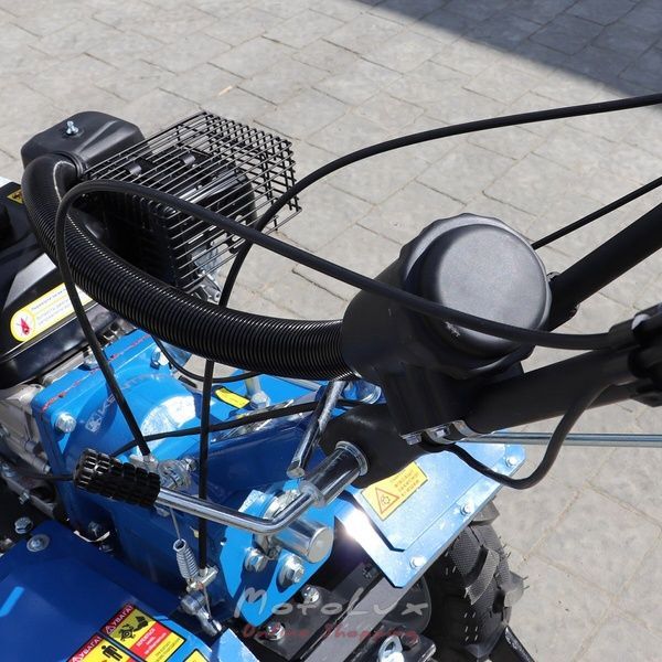 Benzínový dvojkolesový malotraktor Kentavr MB 2070B-4, 7 HP, ručný štartér blue