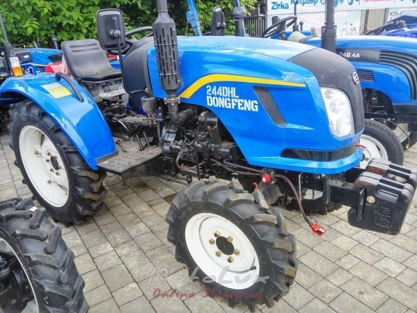 Traktor Dongfeng 244 DH, 24 HP, 4x4, &uacute;zke gumy