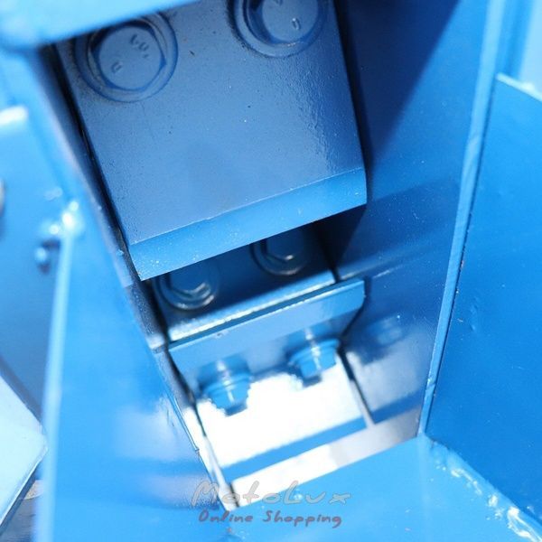 Agapr&iacute;t&oacute; &eacute;s mechanikus tuzifa v&aacute;g&oacute; egytengelyes kis traktorhoz DR7+DRd17
