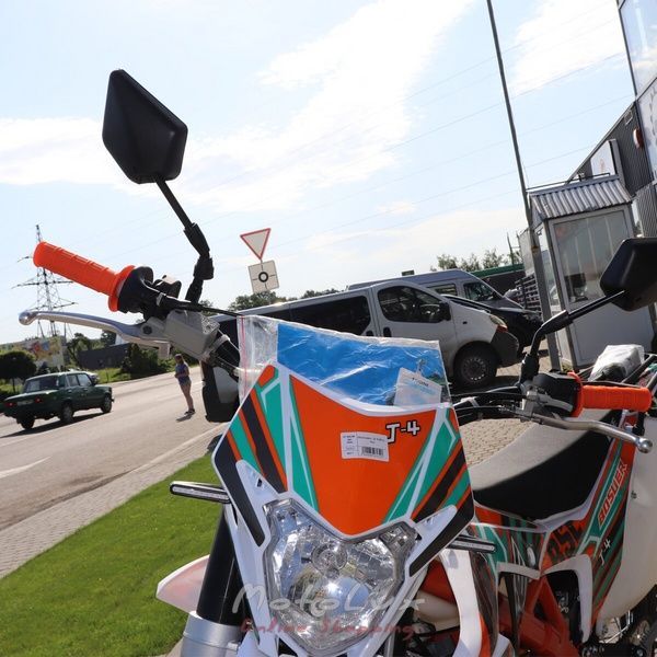 Motocykel BSE J4 Enduro