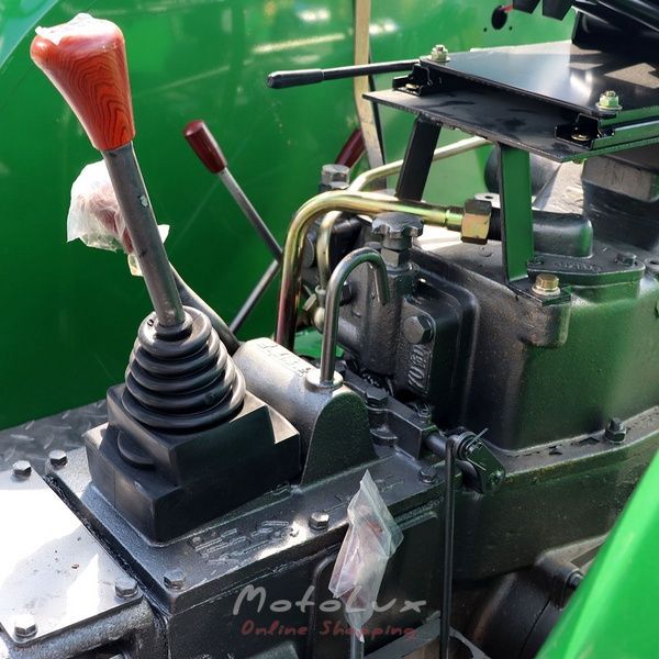 Traktor Xingtai T244THT, 3 henger, szervokorm&aacute;ny, sebess&eacute;gv&aacute;lt&oacute; (4+1)*2 green