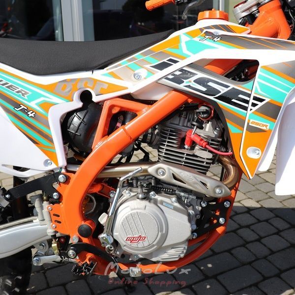 Motocykel BSE J4 Enduro