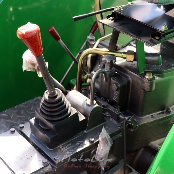 Traktor Xingtai T244THT, 3 henger, szervokorm&aacute;ny, sebess&eacute;gv&aacute;lt&oacute; (4+1)*2 green