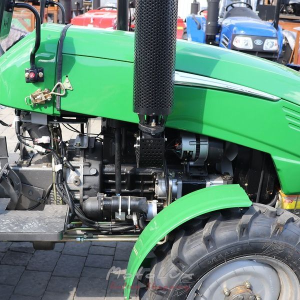Traktor Xingtai T244THT, 3 henger, szervokorm&aacute;ny, sebess&eacute;gv&aacute;lt&oacute; (4+1)*2 green