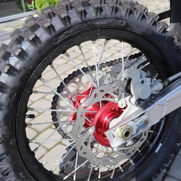 Motocykel BSE J4 Enduro