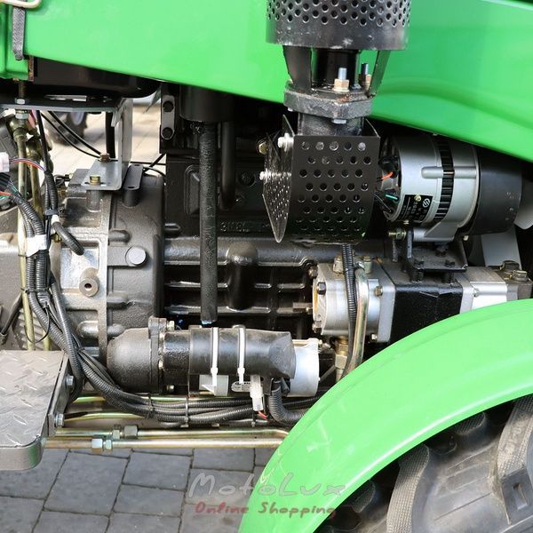 Traktor Xingtai T244THT, 3 henger, szervokorm&aacute;ny, sebess&eacute;gv&aacute;lt&oacute; (4+1)*2 green