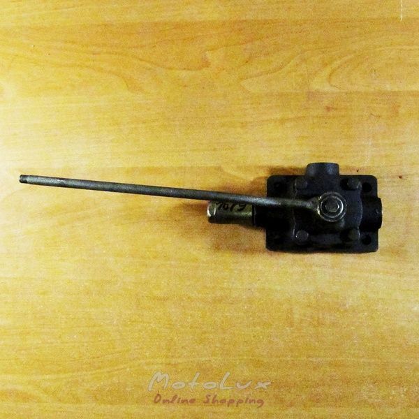 Rozv&aacute;dzač hydrauliky na traktor XT120-220 typ č.2