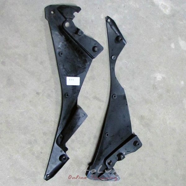 Zadn&aacute; strana prednej bočnej panely pre motocykel Viper V200CR