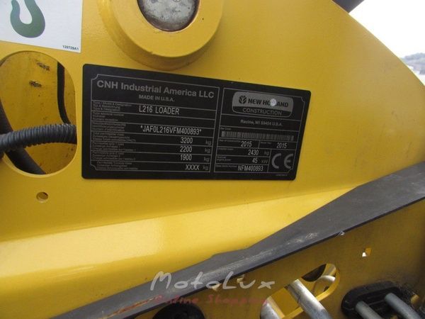 Мини-погрузчик New Holland L 216 2015 год