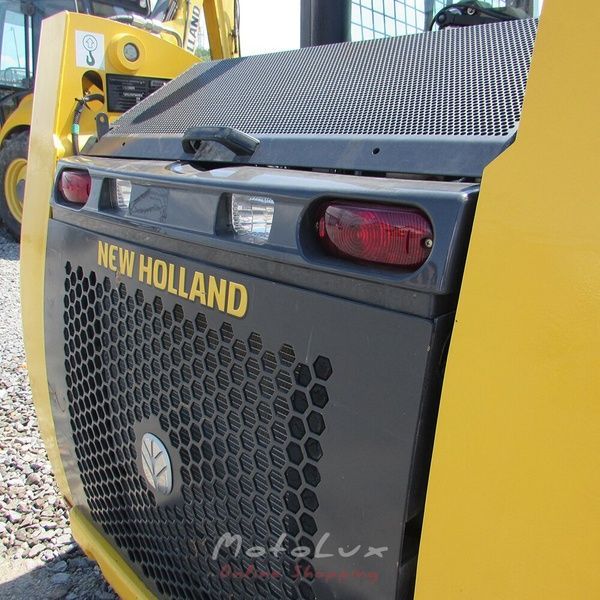 Мини-погрузчик New Holland L 216 2015 год