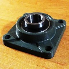 Bearing housing of potato digger on tractor