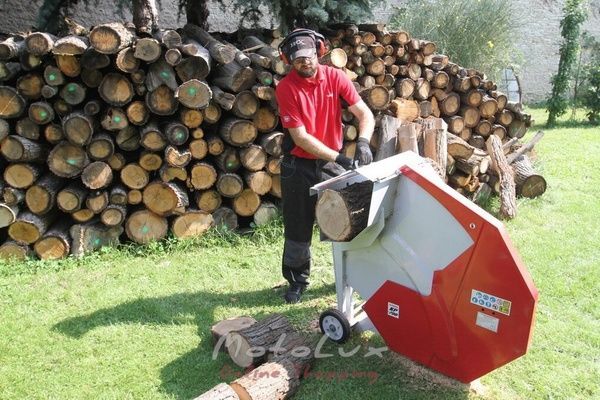 Kol&eacute;bkov&aacute; p&iacute;la Vari KP-700, 5000W