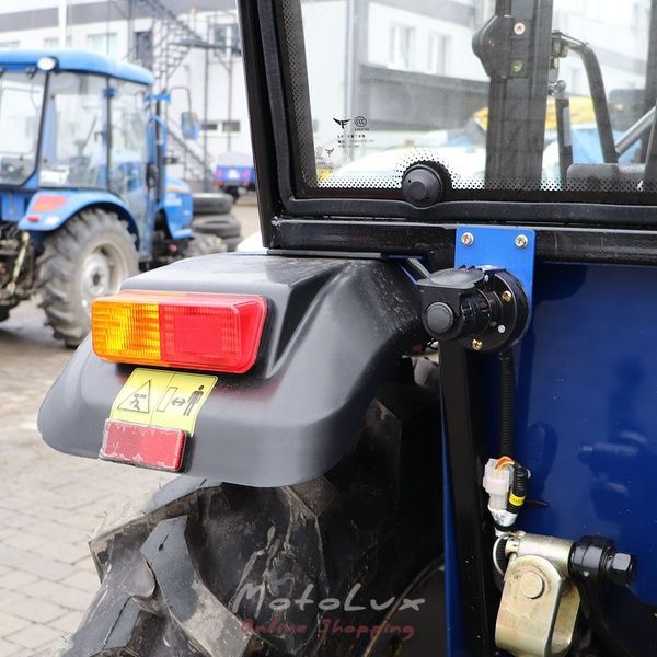 5404К DTZ  Traktor, 40 LE., 4х4, 4 hengeres, kabin fűt&eacute;ssel, hidraulikus nyom&aacute;sfokoz&oacute;