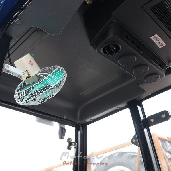 5404К DTZ  Traktor, 40 LE., 4х4, 4 hengeres, kabin fűt&eacute;ssel, hidraulikus nyom&aacute;sfokoz&oacute;