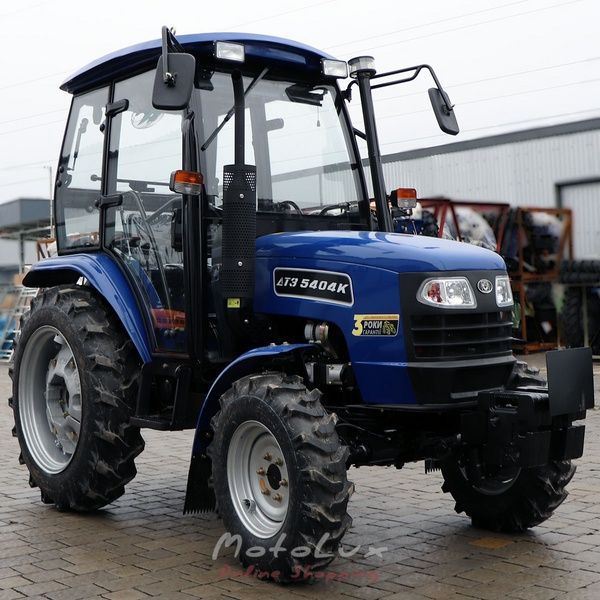 5404К DTZ  Traktor, 40 LE., 4х4, 4 hengeres, kabin fűt&eacute;ssel, hidraulikus nyom&aacute;sfokoz&oacute;
