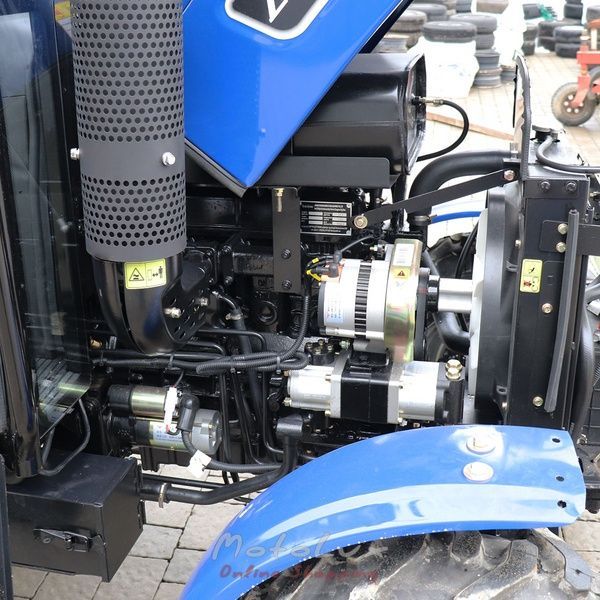 5404К DTZ  Traktor, 40 LE., 4х4, 4 hengeres, kabin fűt&eacute;ssel, hidraulikus nyom&aacute;sfokoz&oacute;