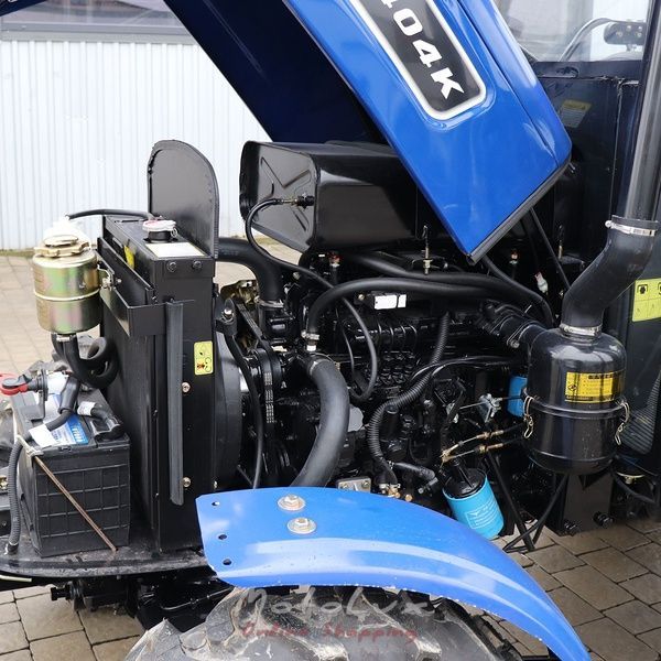 5404К DTZ  Traktor, 40 LE., 4х4, 4 hengeres, kabin fűt&eacute;ssel, hidraulikus nyom&aacute;sfokoz&oacute;