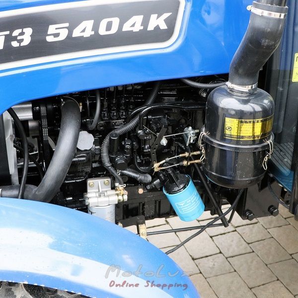 5404К DTZ  Traktor, 40 LE., 4х4, 4 hengeres, kabin fűt&eacute;ssel, hidraulikus nyom&aacute;sfokoz&oacute;
