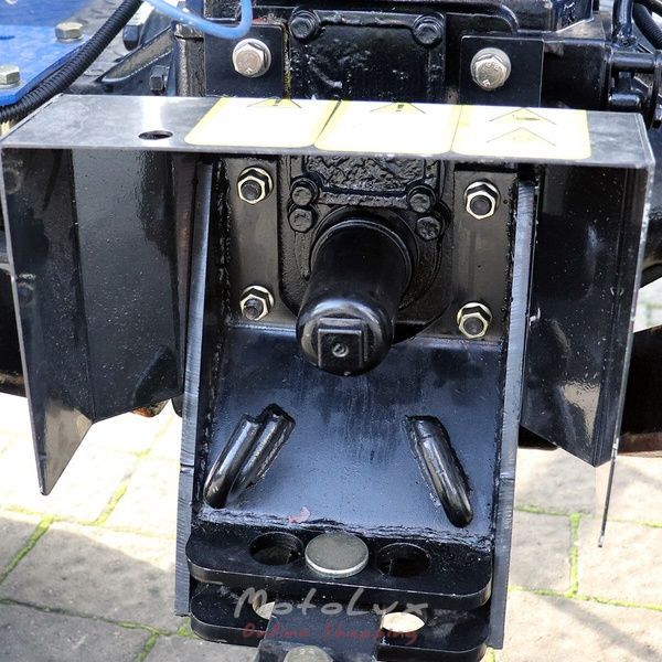Minitraktor Jinma JMT 3244 HSX, 24 HP, 4x4, (4+1)x2x2 prevodovka, spojka dvojstupňov&aacute;, &scaron;irok&aacute; pneumatika